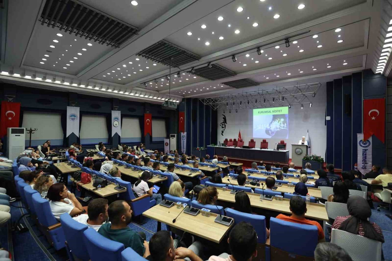 KAYSERİ BÜYÜKŞEHİR BELEDİYESİ, DR. MEMDUH BÜYÜKKILIÇ YÖNETİMİNDE, HEM PERSONEL EĞİTİMİNE HEM DE...