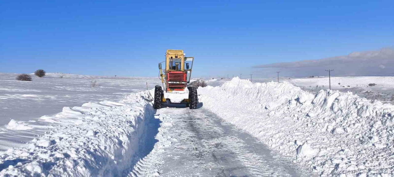 KAYSERİ BÜYÜKŞEHİR BELEDİYESİ, KENT GENELİNDE ETKİSİNİ SÜRDÜREN KAR YAĞIŞI VE TİPİ SONRASI...