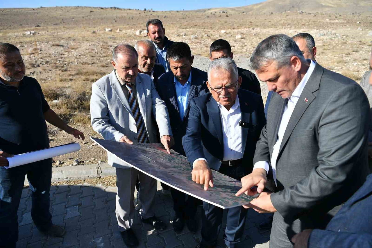 KAYSERİ BÜYÜKŞEHİR BELEDİYESİ, KIRSAL MAHALLELERDE ULAŞIM ALTYAPISINI GÜÇLENDİRMEK AMACIYLA 2025...