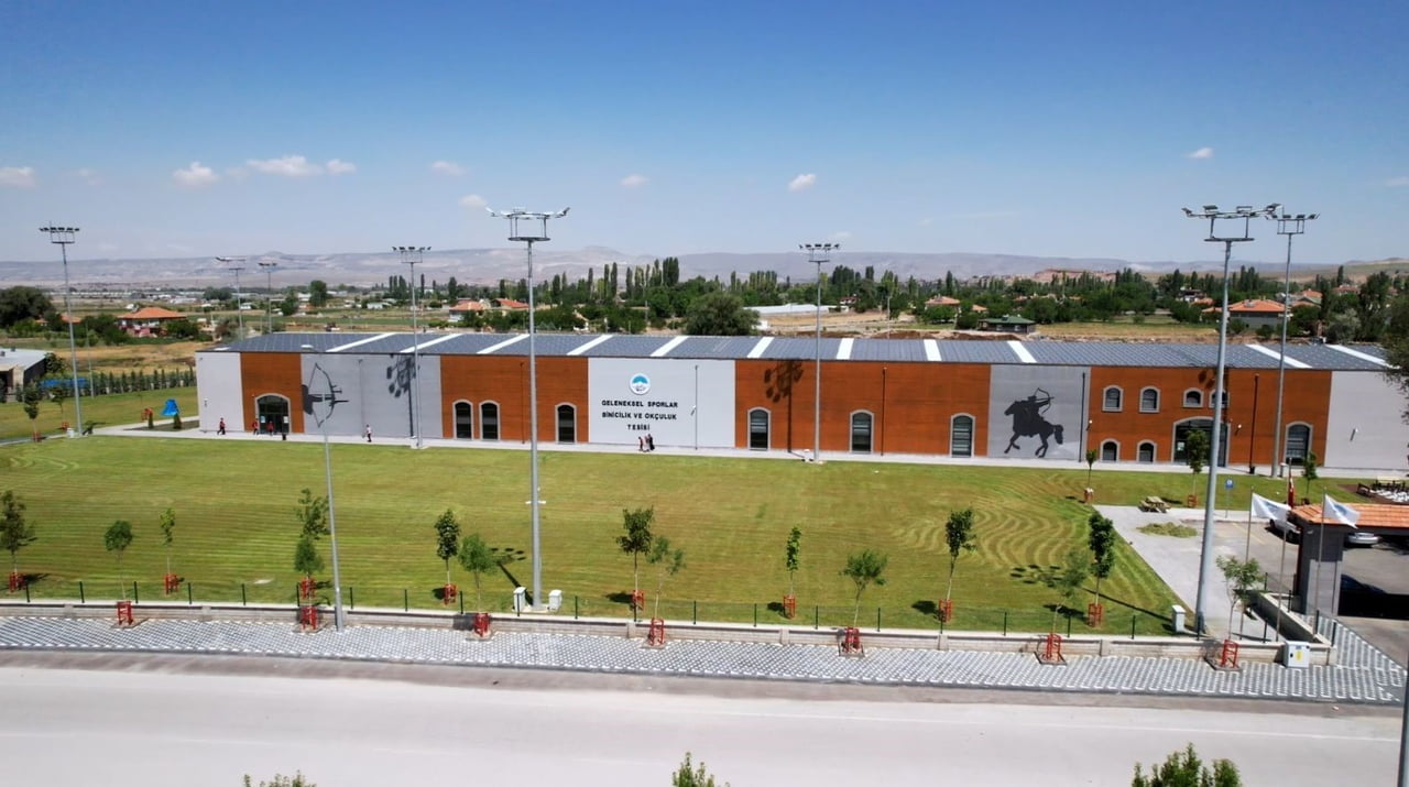 KAYSERİ BÜYÜKŞEHİR BELEDİYESİ SPOR A.Ş., BİNİCİLİK BRANŞINI SPOR KULÜBÜ BÜNYESİNE DÂHİL EDERKEN...