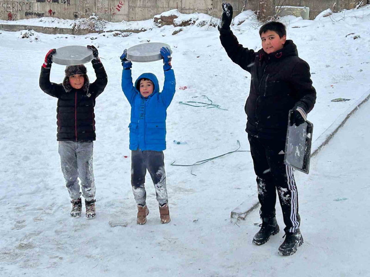 KAYSERİ’DE YOĞUN KAR YAĞIŞI SONRASINDA OYUN PARKLARI BOŞ KALIRKEN, KIŞ OYUNLARI ÖN PLANA...