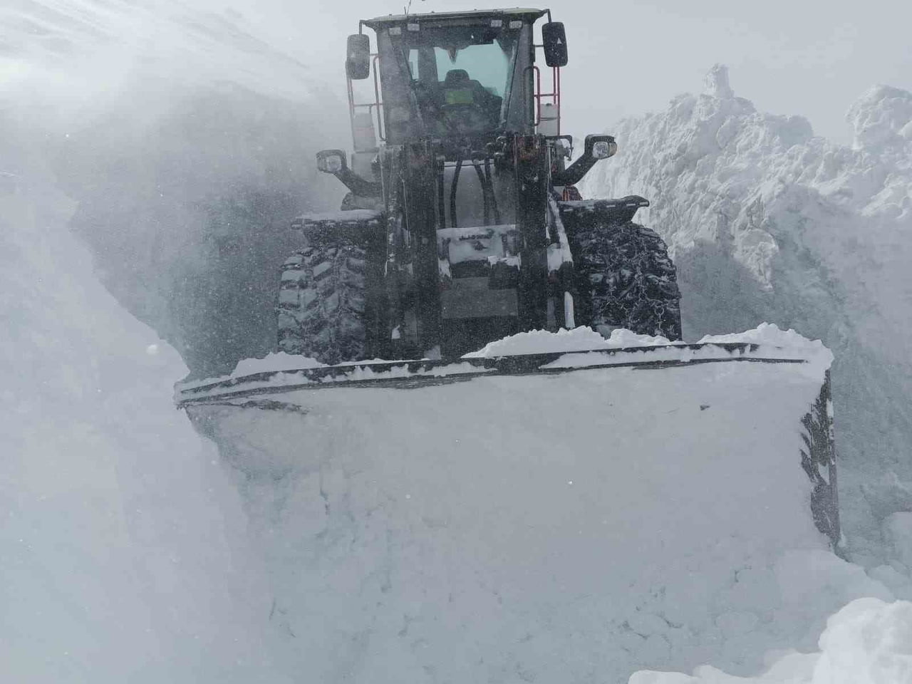 KAYSERİ’DE YÜKSEK KESİMLERDE YER YER 80 SANTİMİ BULAN, BAZI NOKTALARDA 1 METREYİ AŞAN KAR...