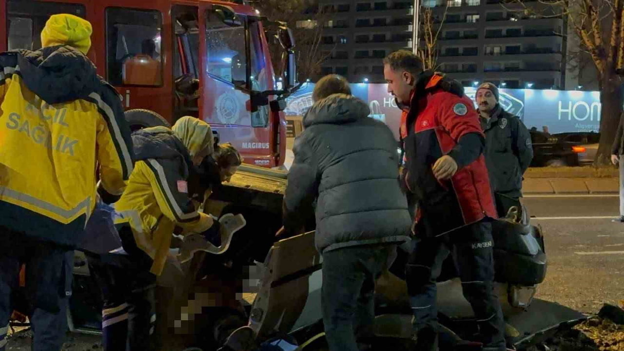 KAYSERİ’NİN MELİKGAZİ İLÇESİNDE KONTROLÜ KAYBOLAN OTOMOBİL YOLUN KARŞISINA GEÇEREK, TAKLA ATTI....