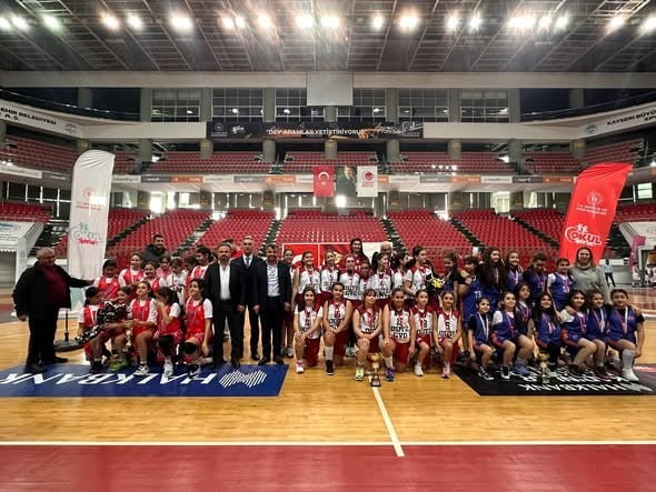 KAYSERİ OKUL SPORLARI BASKETBOL KÜÇÜK KIZLAR İL BİRİNCİLİĞİ MÜSABAKALARI TAMAMLANDI.