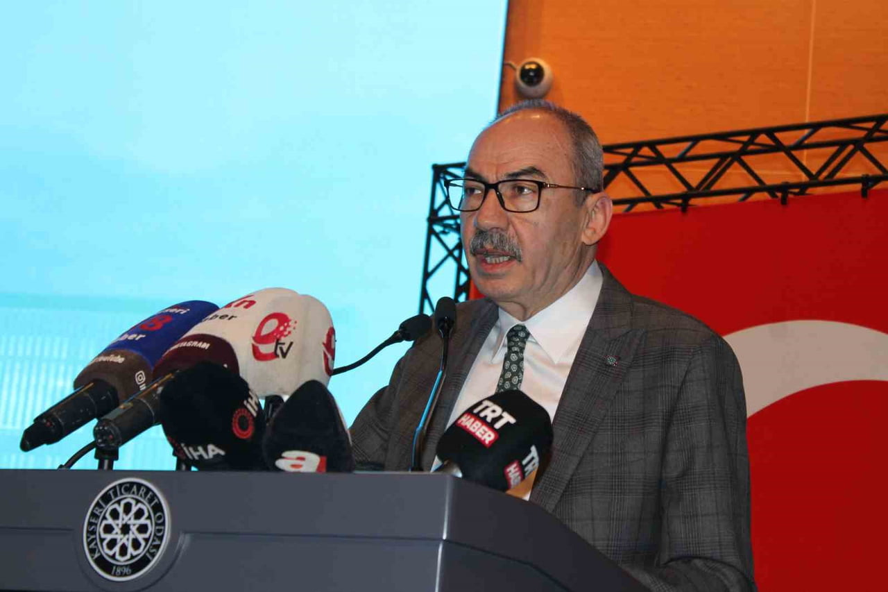 KAYSERİ TİCARET ODASI (KTO) YÖNETİM KURULU BAŞKANI ÖMER GÜLSOY, OCAK AYI MECLİS TOPLANTISI’NDA...