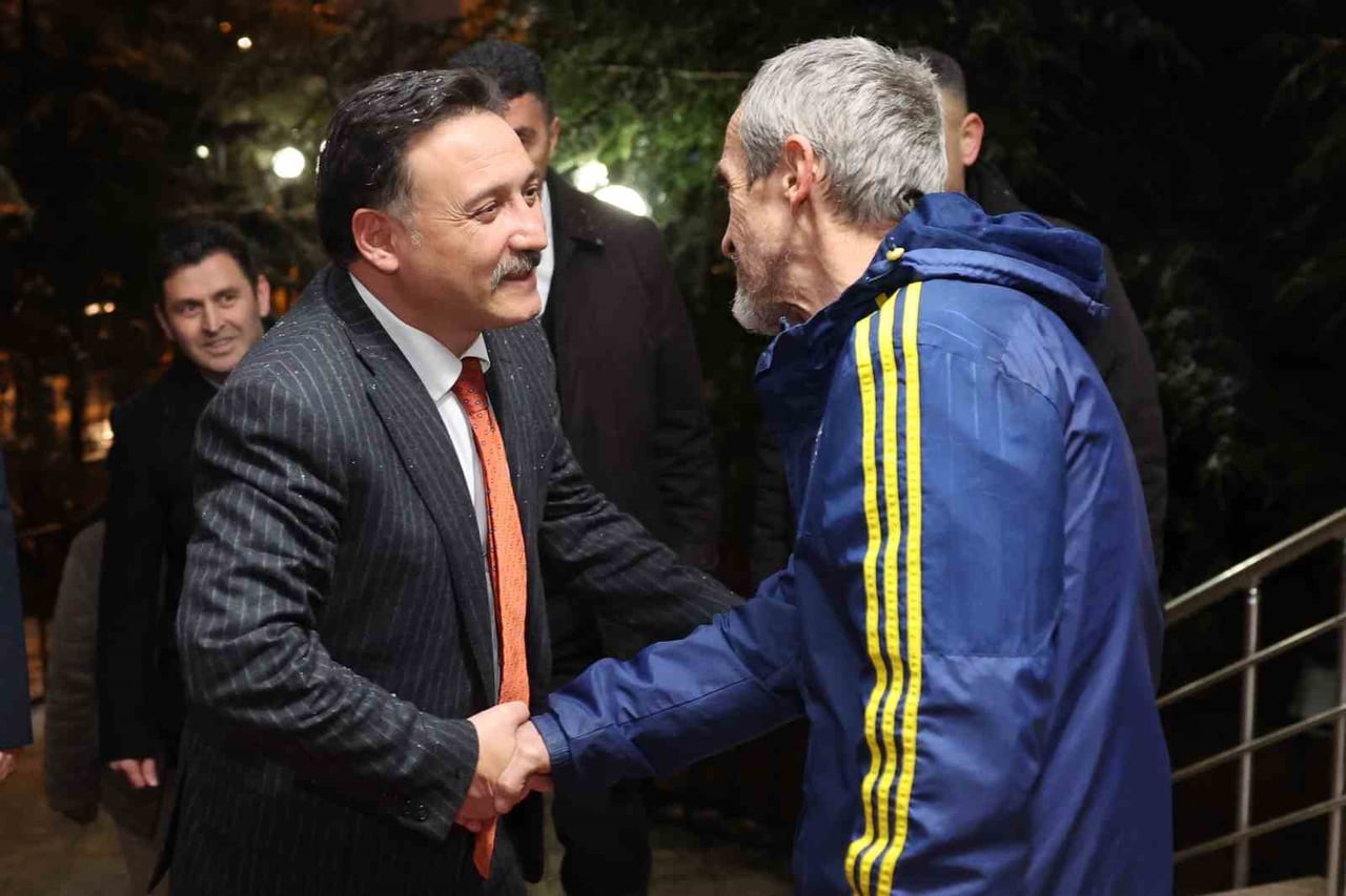 KAYSERİ VALİSİ GÖKMEN ÇİÇEK, EV ZİYARETLERİNDE BULUNARAK, VATANDAŞLARIM TALEP VE BEKLENTİLERİNİ...