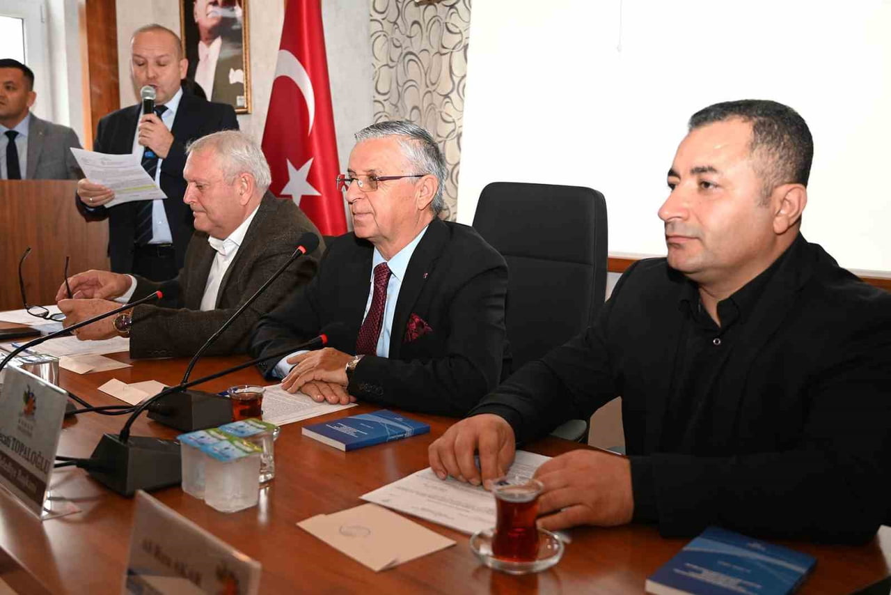 KEMER BELEDİYESİ OCAK AYI MECLİS TOPLANTISI KEMER BELEDİYE BAŞKANI NECATİ TOPALOĞLU BAŞKANLIĞINDA...