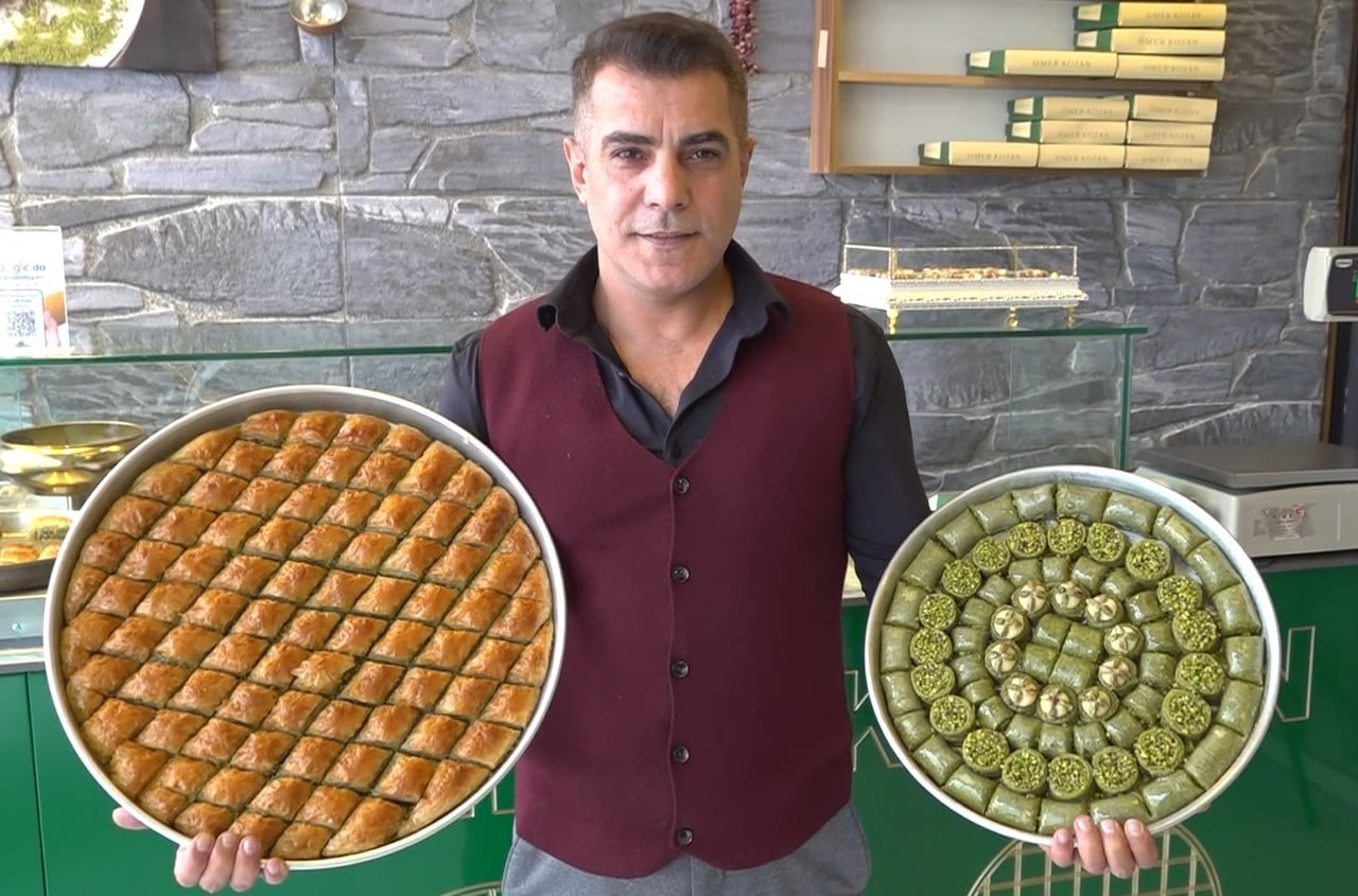 KENTTE BAKLAVACILIK YAPAN ÖMER KOZAN, RAMAZAN AYI VE BAYRAM SİPARİŞLERİNİN ŞİMDİDEN GELMEYE...