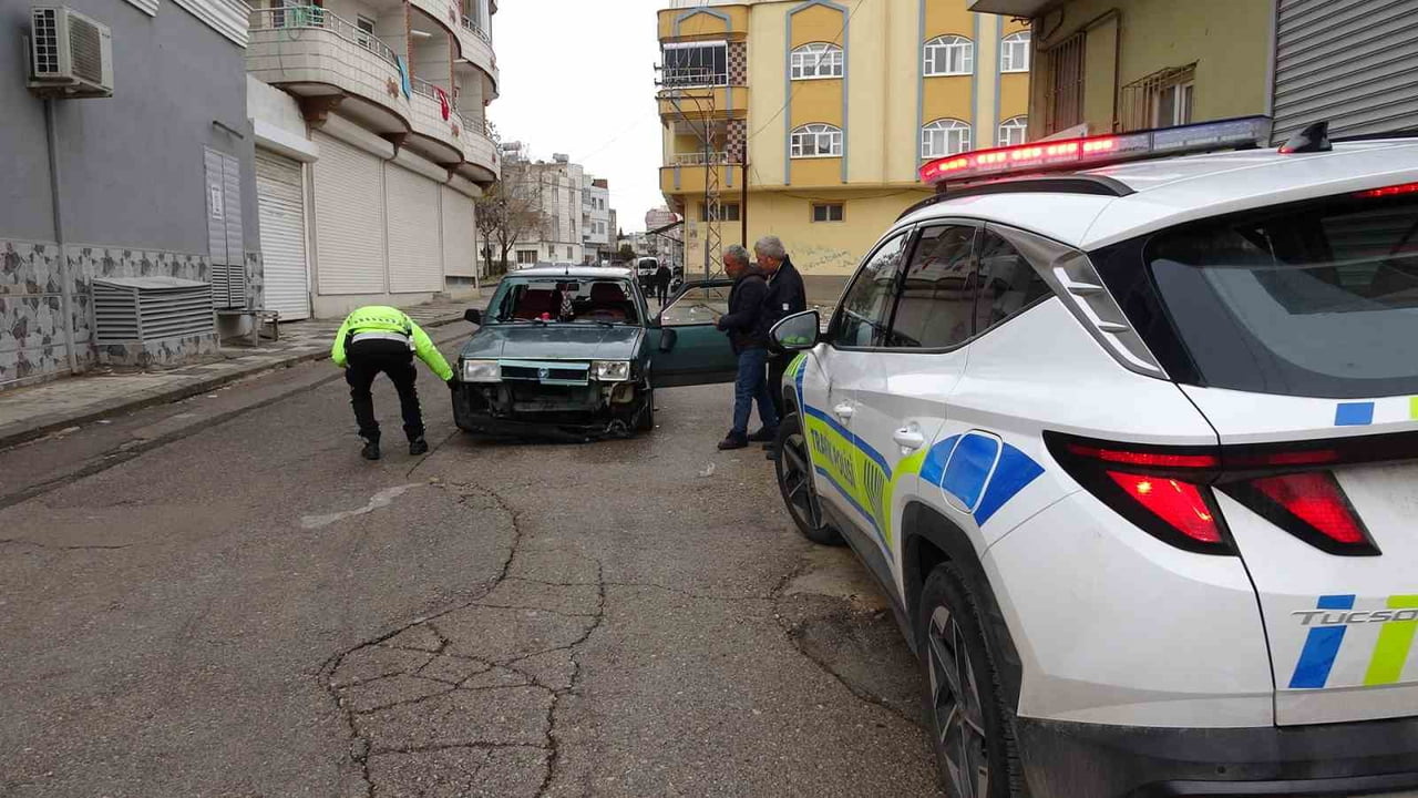 KİLİS’TE OTOMOBİL İLE MOTOSİKLET ÇARPIŞTI: 2 YARALI