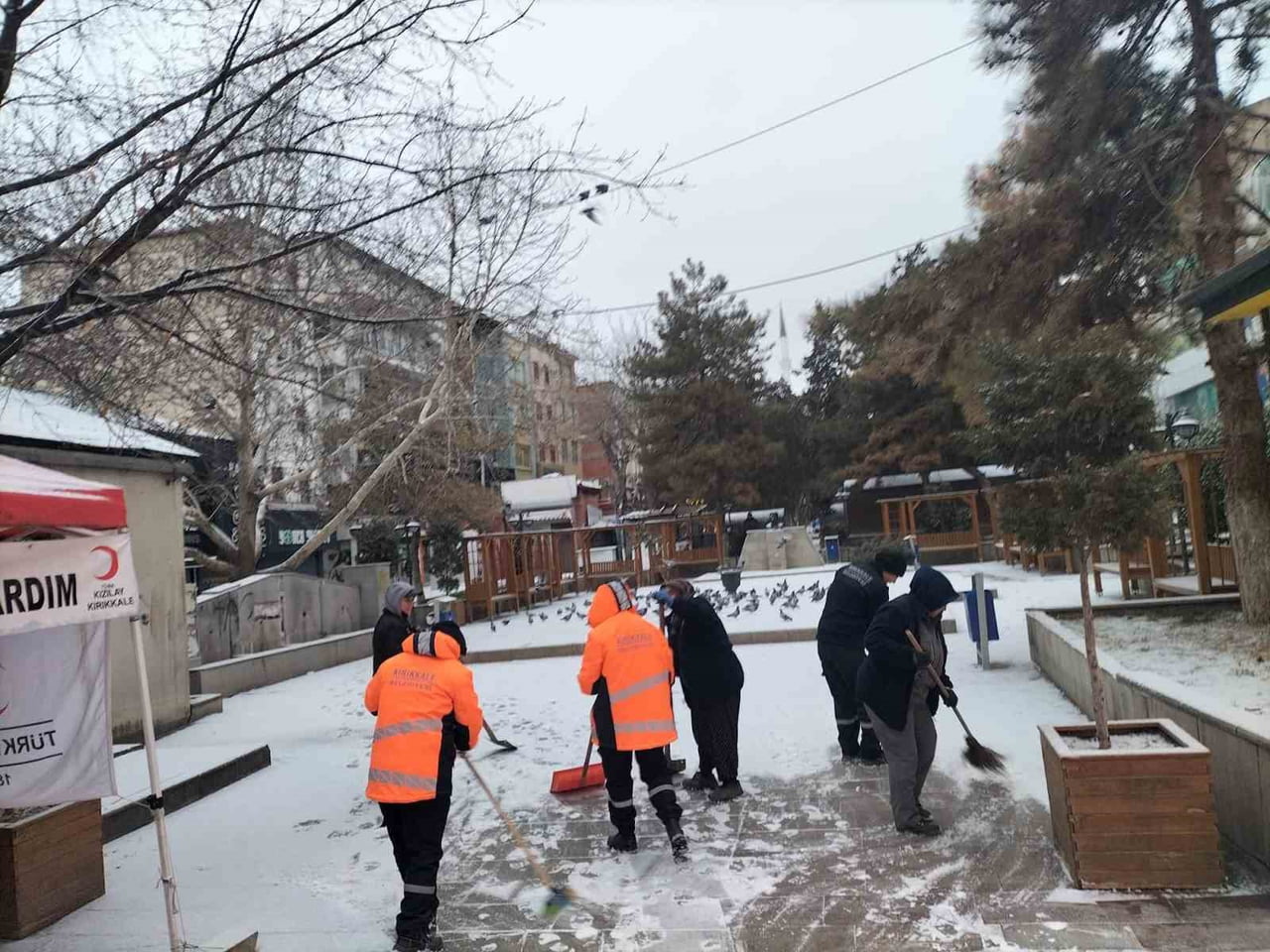 KIRIKKALE BELEDİYESİ EKİPLERİ KAR MESAİSİNDE