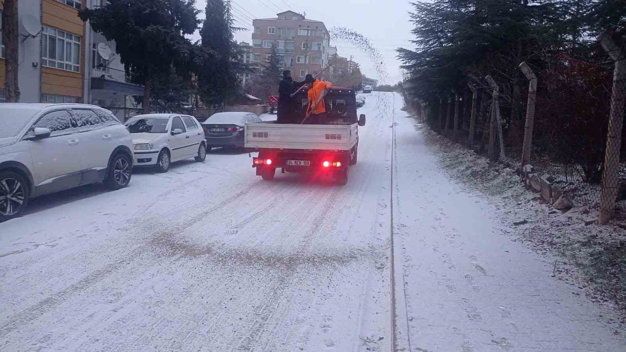 KIRIKKALE BELEDİYESİ EKİPLERİ KAR MESAİSİNDE