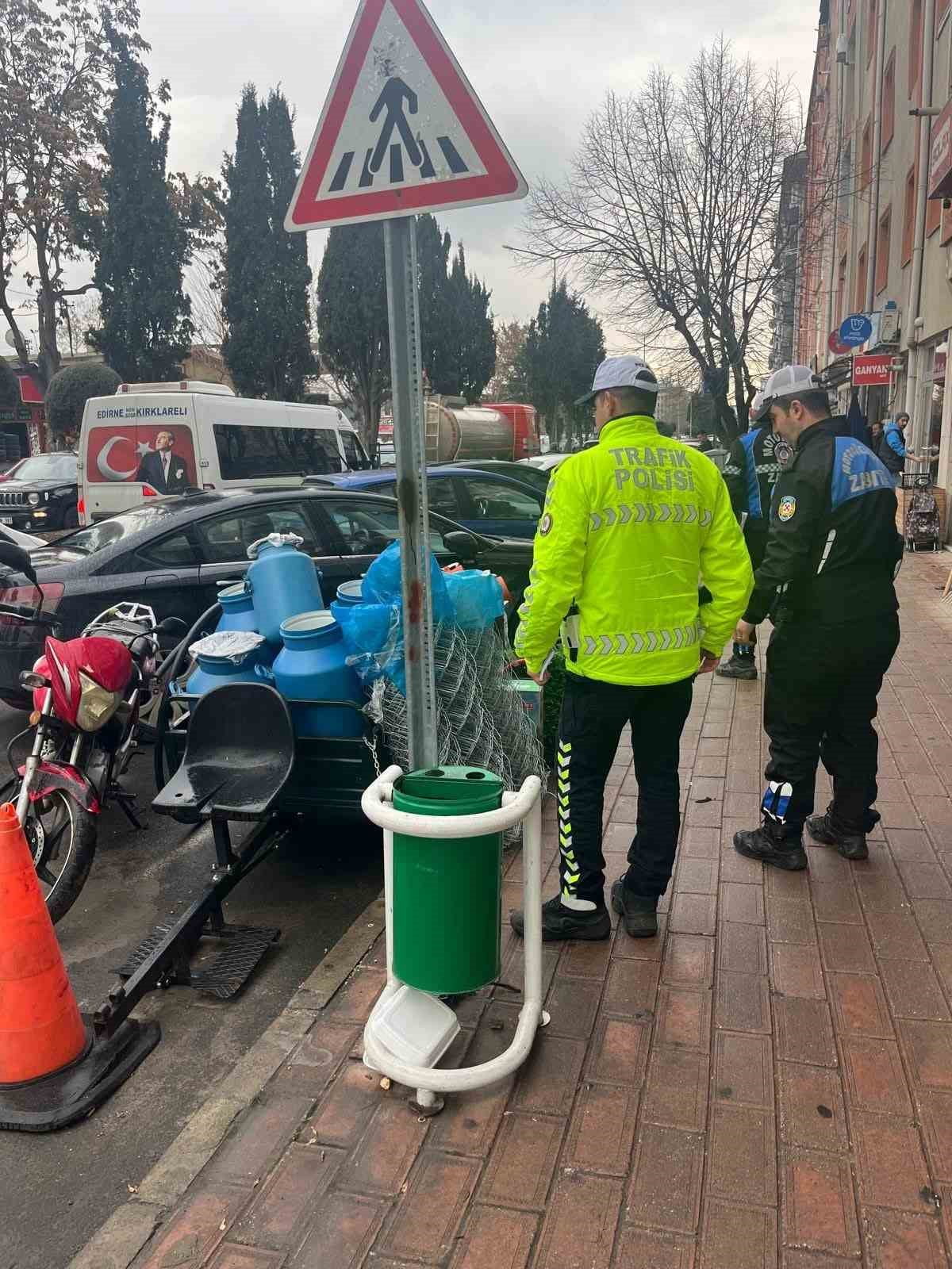 KIRKLARELİ İL EMNİYET MÜDÜRLÜĞÜ TRAFİK ŞUBESİ VE ZABITA MÜDÜRLÜĞÜ EKİPLERİ, KENT DÜZENİNİ SAĞLAMAK...