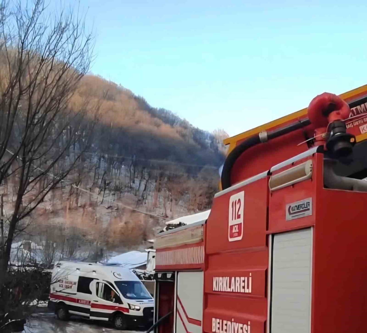 KIRKLARELİ MERKEZE BAĞLI DEREKÖY KÖYÜNDE SABAH SAATLERİNDE ÇIKAN YANGIN PANİĞE SEBEP OLURKEN, 2 EV...