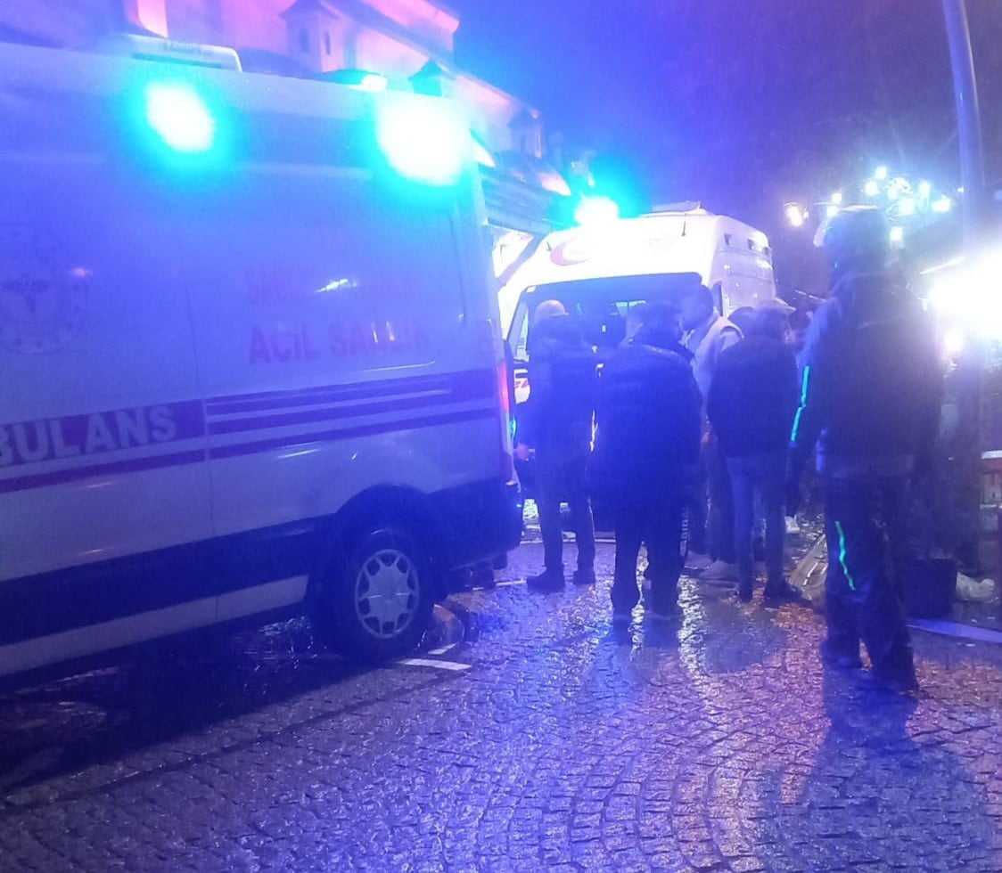 KIRKLARELİ’NİN LÜLEBURGAZ İLÇESİ İSTANBUL CADDESİ ÜZERİNDEKİ BİR ÇAY OCAĞINDA YAŞANDIĞI ÖNE...