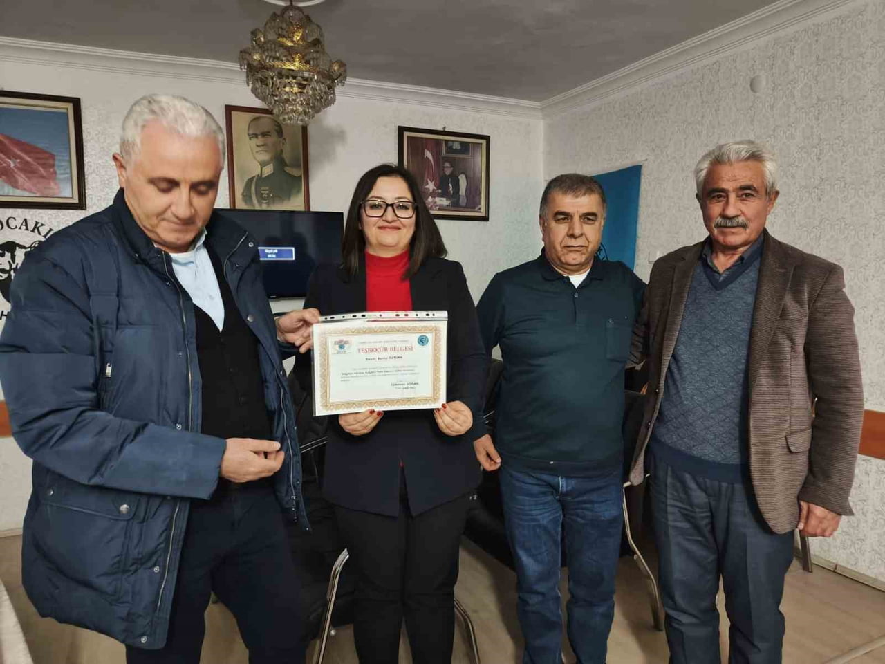 KIRŞEHİR’DE GAZETECİ BURCU ÖZTÜRK, TÜRK OCAKLARI TARAFINDAN DÜZENLENEN "OCAK BAŞI SOHBETLERİ"...