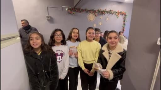 Kırşehir Vali Yardımcısı Balcı tost yaptı, öğrencilerin hesabını ödedi