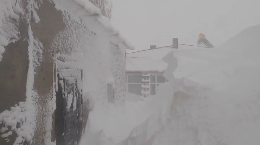 KIŞ AYLARININ EN SERT GEÇTİĞİ İLLERDEN BİRİSİ OLAN SİVAS’TA KAR VE TİPİ ETKİLİ OLDU. ALTINYAYLA...