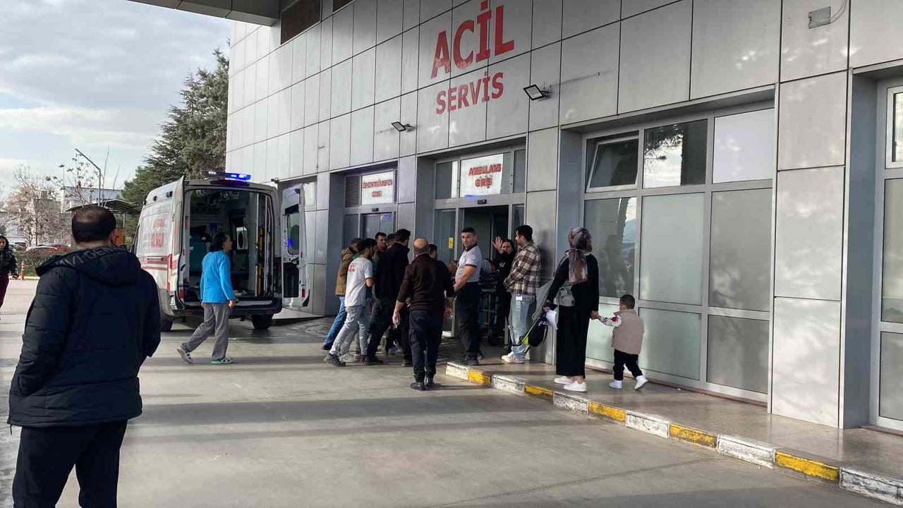 KOCAELİ'NİN KÖRFEZ İLÇESİNDE 54 YAŞINDAKİ İŞÇİ, ÇALIŞTIĞI İNŞAATTAN DÜŞEREK...