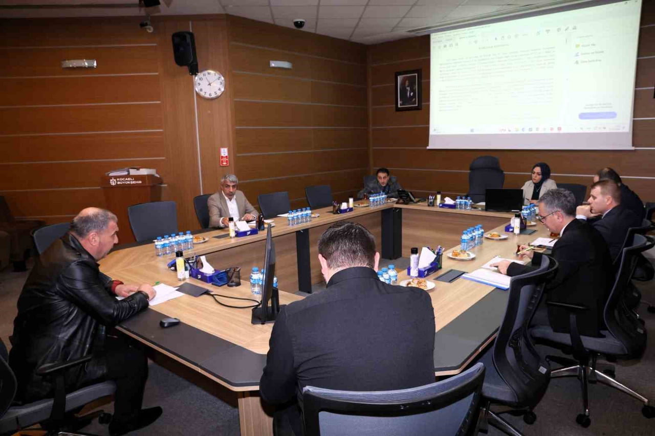 KOCAELİ BÜYÜKŞEHİR BELEDİYESİ ENCÜMEN TOPLANTISINDA, TRAFİK KURALLARINI İHLAL ETTİKLERİ BELİRLENEN...