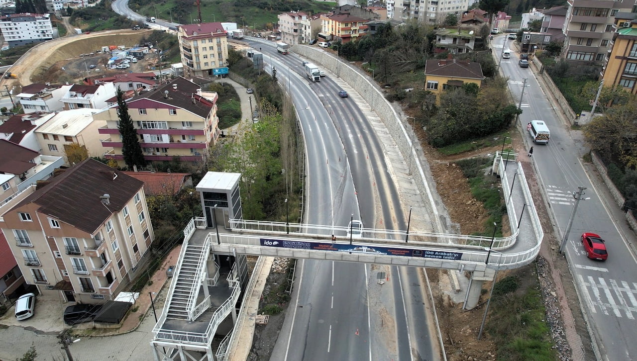 KOCAELİ BÜYÜKŞEHİR BELEDİYESİ TARAFINDAN GEBZE ESKİHİSAR FERİBOT YOLU İLE CENGİZ TOPEL CADDESİ...