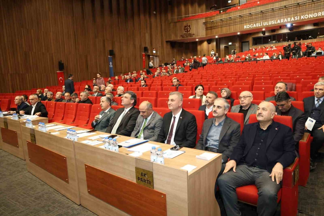 KOCAELİ’DEKİ MECLİS TOPLANTISINDA DERİNCE’DE YAPILMASI PLANLANAN SOSYAL TESİS ALANININ OTOPARK...