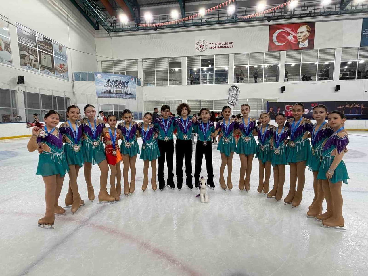 KOCAELİ KULÜPLERİ BUZ41 SK VE ELİTE BUZ SPORLARI KULÜBÜ KATILDIKLARI 3 KATEGORİDE DE TÜRKİYE...