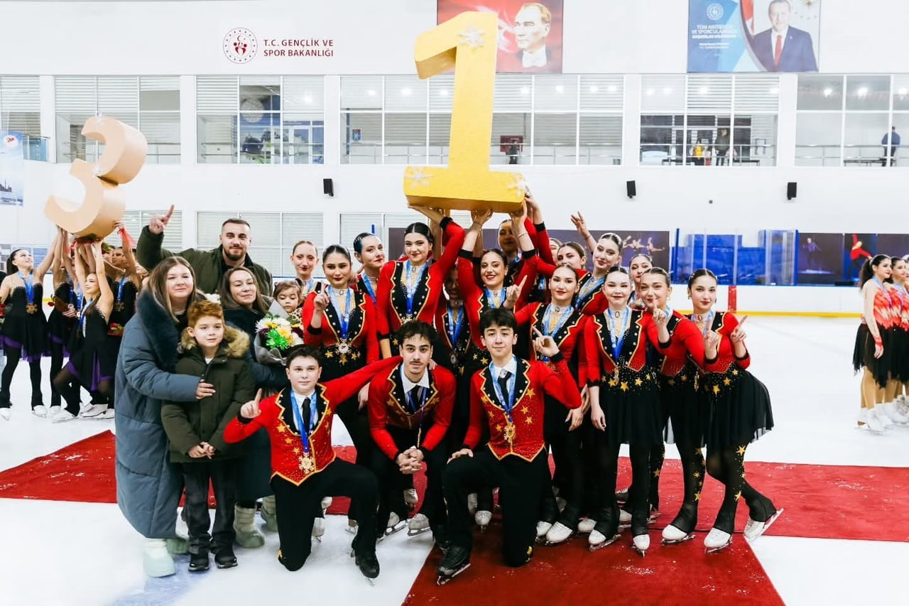 KOCAELİ KULÜPLERİ BUZ41 SK VE ELİTE BUZ SPORLARI KULÜBÜ KATILDIKLARI 3 KATEGORİDE DE TÜRKİYE...