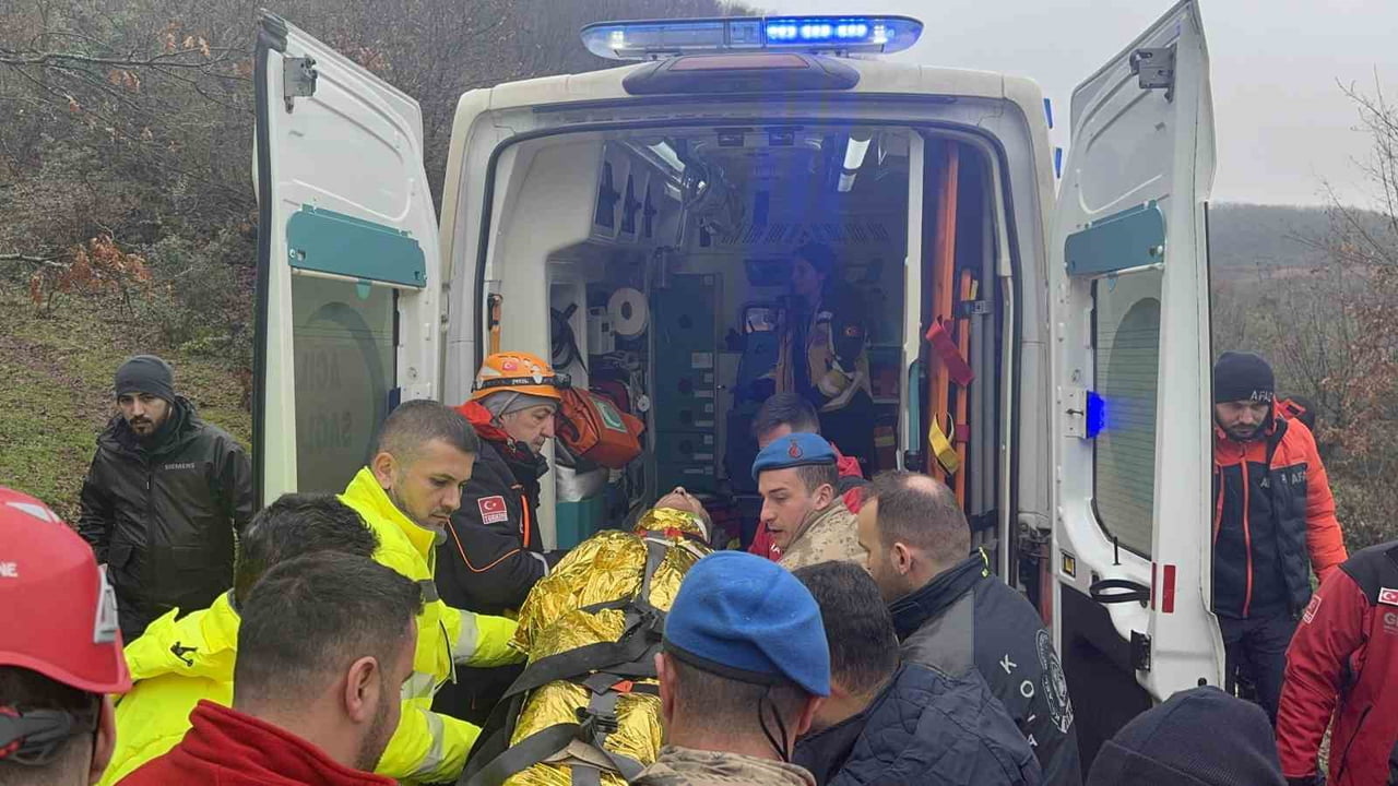 KOCAELİ’NİN ÇAYIROVA İLÇESİNDE EVDEN ÇIKTIKTAN SONRA KAYBOLAN 70 YAŞINDAKİ ADAM, YAKLAŞIK 20 SAAT...