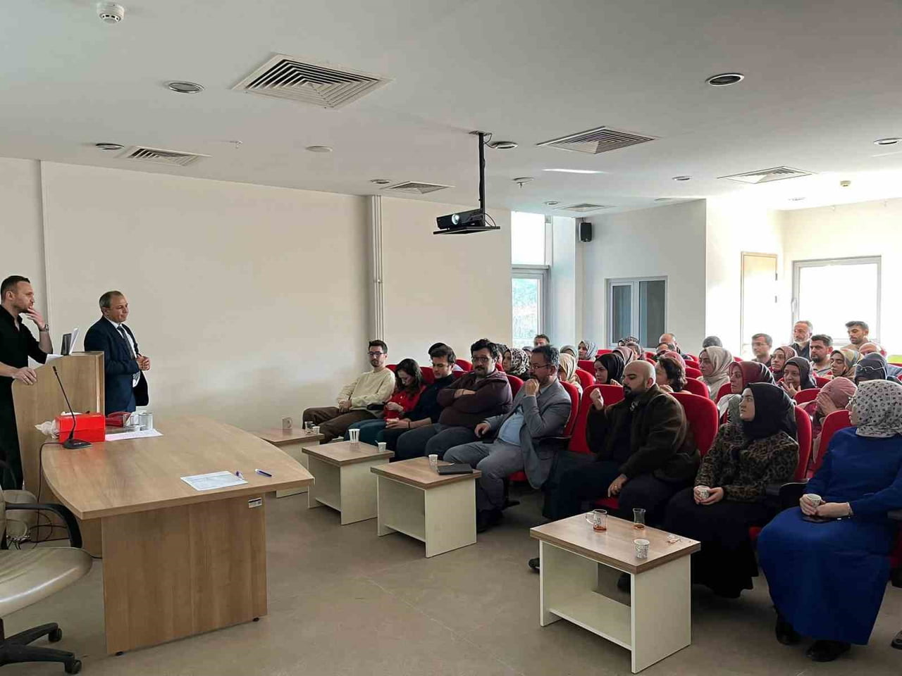 KONYA'NIN BOZKIR İLÇE DEVLET HASTANESİ'NDE, HİZMET KALİTESİNİN VE ÇALIŞAN MEMNUNİYETİNİN...