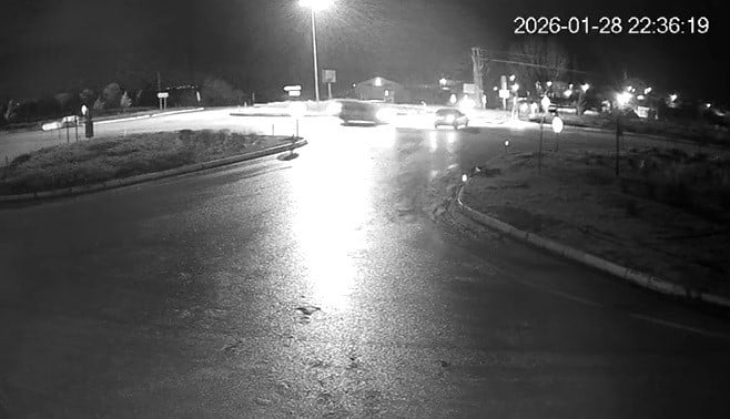 KONYA'NIN EREĞLİ İLÇESİNDE OTOMOBİL İLE HAFİF TİCARİ ARACIN ÇARPMASI SONUCU 4 KİŞİ YARALANDI. KAZA...