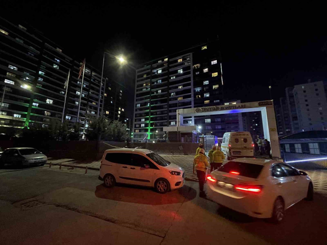 KONYA’DA 1 KİŞİ, TARTIŞTIĞI KIZ KARDEŞİNİ TABANCAYLA ÖLDÜRÜP ANNESİNİ AĞIR YARALADIKTAN SONRA...