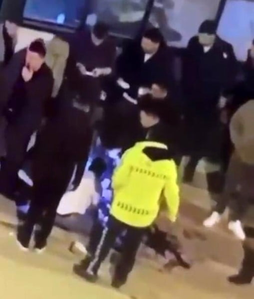 KONYA’NIN KARAPINAR İLÇESİNDE BİR KAFEDE ÇIKAN SİLAHLI KAVGADA 2 KİŞİ YARALANDI.