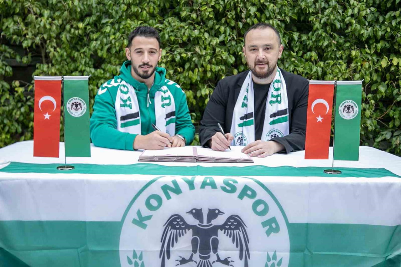KONYASPOR, GENÇ FUTBOLCU ARİF BOŞLUK'U SATIN ALMA OPSİYONUYLA KİRALADIĞINI DUYURDU.
