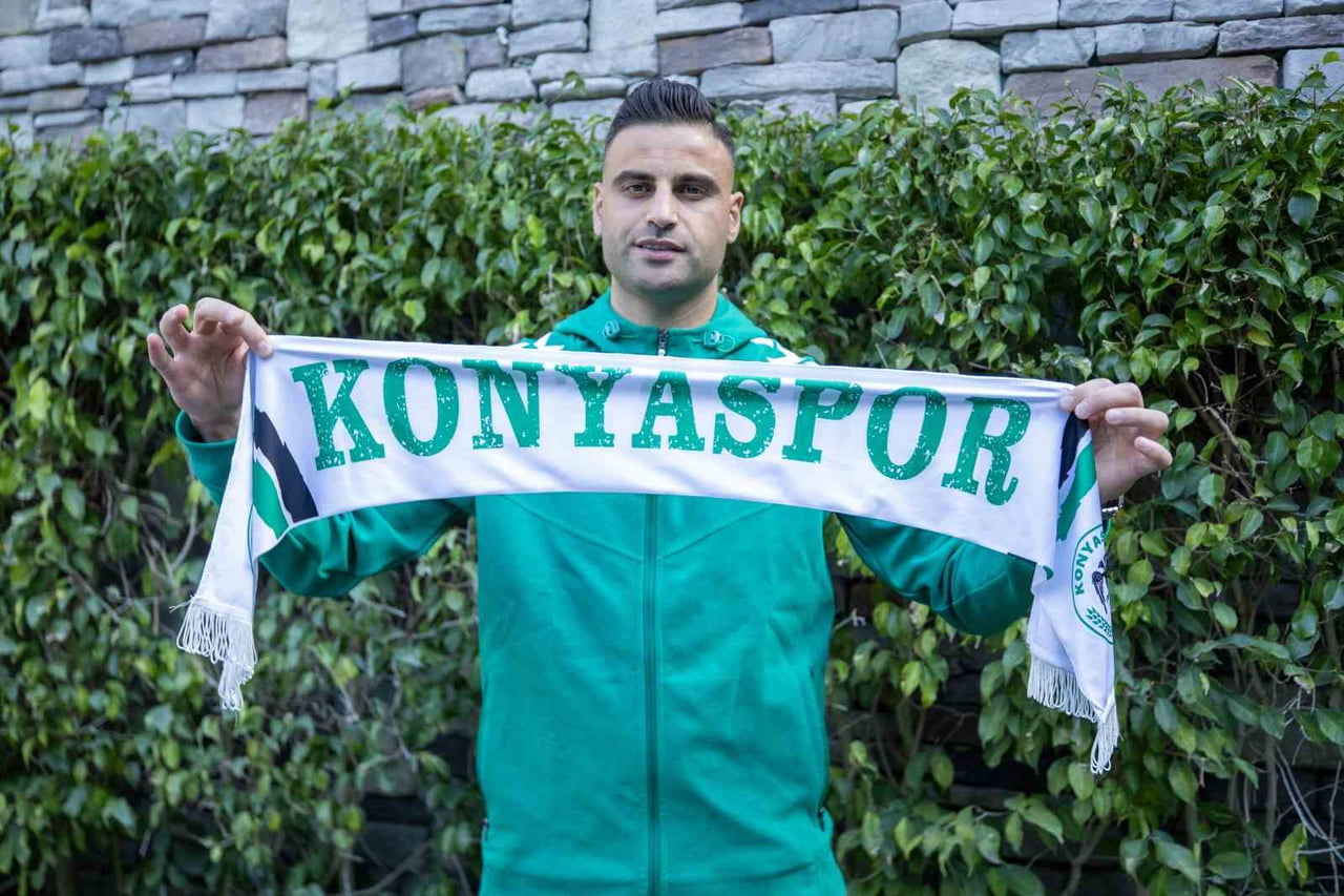 KONYASPOR, TECRÜBELİ FUTBOLCU DENİZ TÜRÜÇ İLE 2.5 YILLIK ANLAŞMA SAĞLADI.