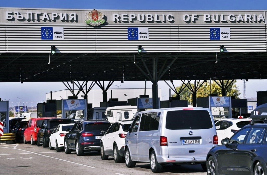 KOSOVA’YA GİDEN 150 BİN EURO DEĞERİNDEKİ ALTIN KOMŞUYA TAKILDI