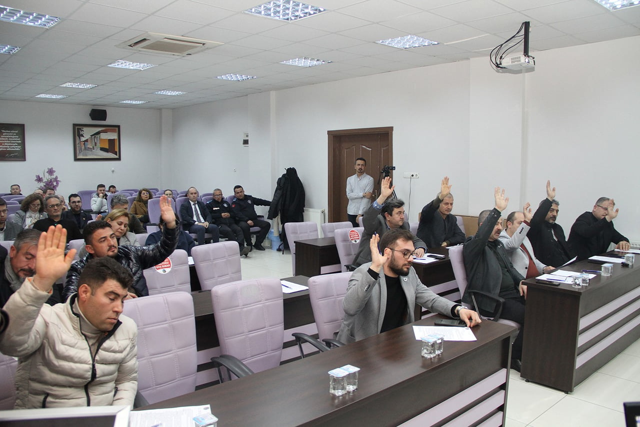 KULA BELEDİYESİ’NİN 2026 YILININ İLK MECLİS TOPLANTISI, RED OYLARININ AĞIRLIKTA OLDUĞU...