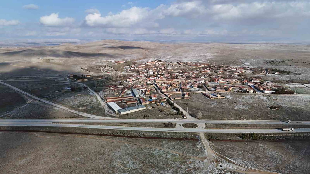 KURTULUŞ SAVAŞI’NDAN KALAN SİPERLERDEN DOLAYI SİT ALANI VE OSMANLI DÖNEMİNDEN VAKIF ARAZİSİ OLARAK...