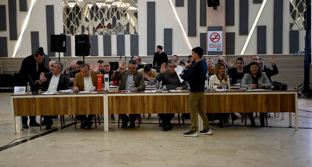 KUŞADASI BELEDİYE MECLİSİ 2026 YILININ İLK TOPLANTISINI YAPTI