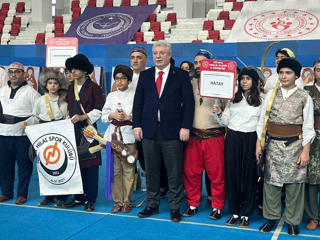 KÜTAHYA’DA MİNİK VE YILDIZ OKÇULAR TÜRKİYE ŞAMPİYONASI HEYECANI