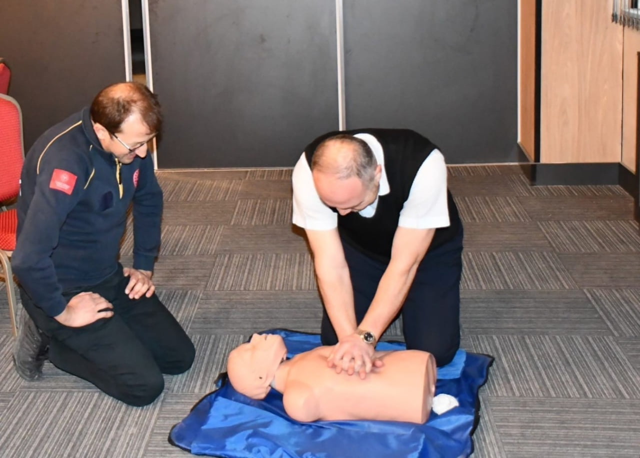 KÜTAHYA İL MÜFTÜLÜĞÜ'NDE PERSONELE TEMEL İLK YARDIM EĞİTİMİ