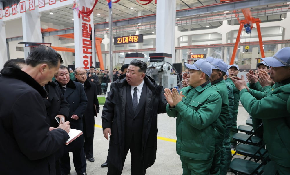 KUZEY KORE LİDERİ KİM JONG-UN, FABRİKA DENETİMİ SIRASINDA YAPTIĞI AÇIKLAMADA, "SORUMSUZ, KABA VE...