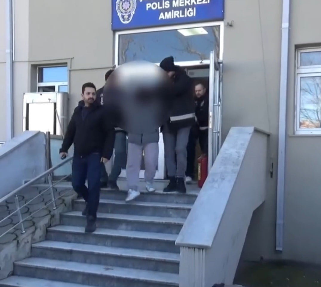 LÜLEBURGAZ’DA SAVCIYIM DİYEREK DOLANDIRDILAR: 3 ŞÜPHELİ TUTUKLANDI