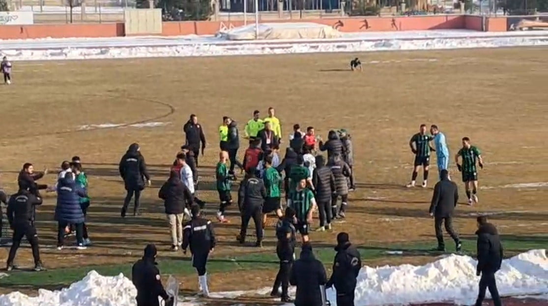 MAÇ SONU YUMRUKLA KONUŞTU