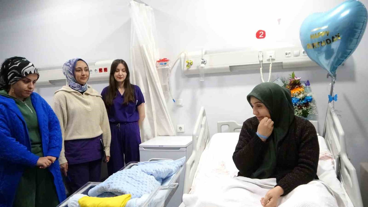 MALATYA’DA 2026 YILININ İLK DAKİKALARINDA DÜNYAYA ‘MERHABA’ DİYEN BEBEĞE MUHAMMET ALİ İSMİ...