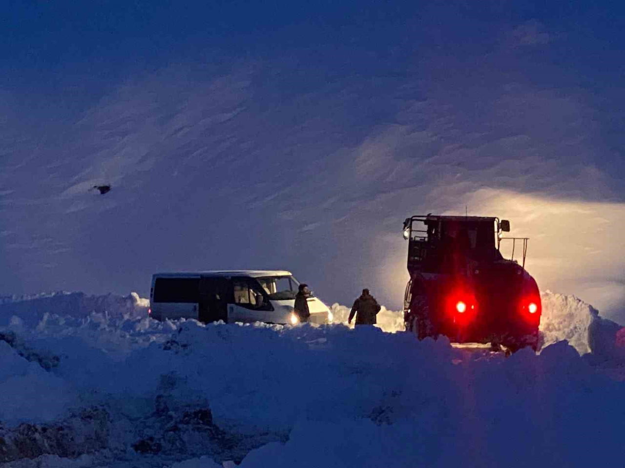 MALATYA’DA 53 MAHALLEDE YOL ULAŞIMA AÇILDI