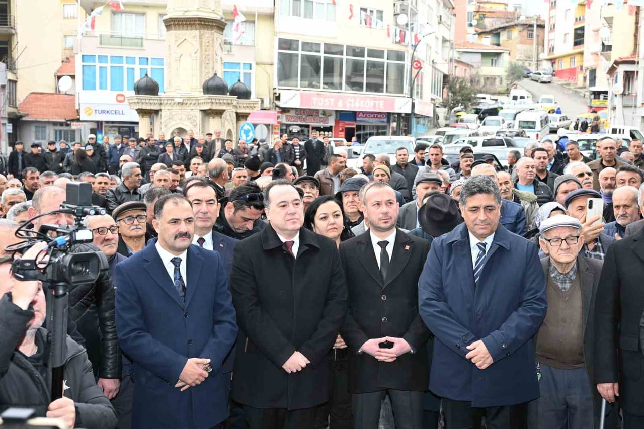 MANİSA BÜYÜKŞEHİR BELEDİYE BAŞKANI BESİM DUTLULU, DEMİRCİ İLÇESİNİ ZİYARET EDEREK BİR DİZİ...