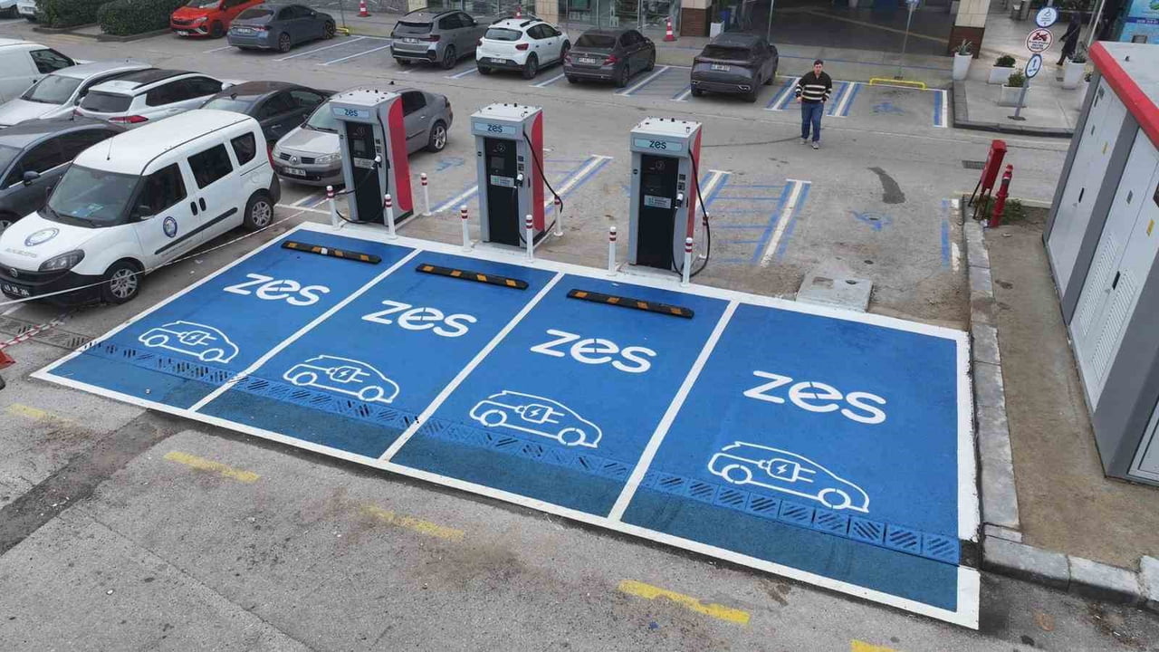 MANİSA BÜYÜKŞEHİR BELEDİYESİ’NİN İŞTİRAKİ MANİSA ENERJİ A.Ş. TARAFINDAN KURULAN ELEKTRİKLİ ARAÇ...