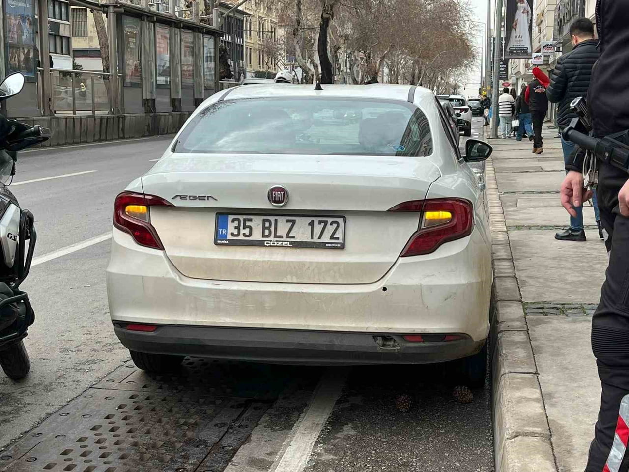 MANİSA’DA BİR KUYUMCUDAN ÇALDIKLARI ALTINLARI İZMİR’İN KONAK İLÇESİNDE BOZDURMAYA ÇALIŞAN ŞÜPHELİ...