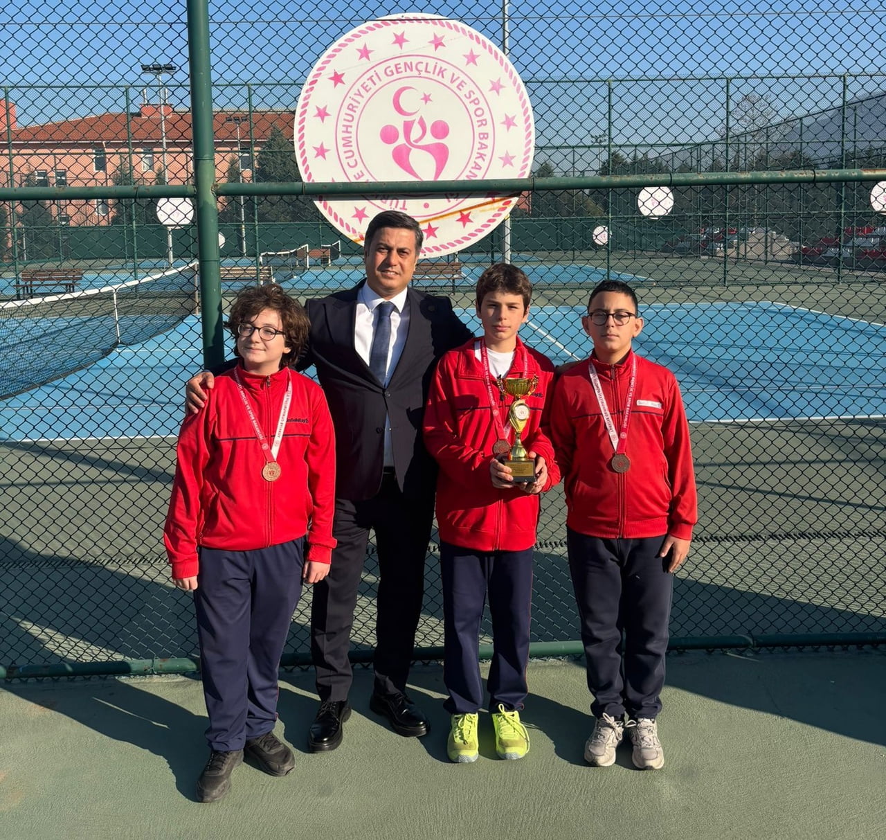 MANİSA GENÇLİK VE SPOR İL MÜDÜRLÜĞÜ TARAFINDAN DÜZENLENEN OKUL SPORLARI YILDIZLAR TENİS KIZ VE...