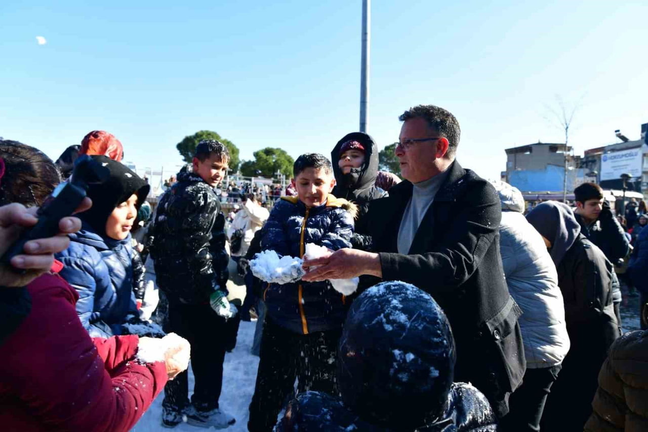 MANİSA’NIN ALAŞEHİR İLÇESİNDE, YARIYIL TATİLİNE GİREN ÇOCUKLAR İÇİN BELEDİYE TARAFINDAN KAR...